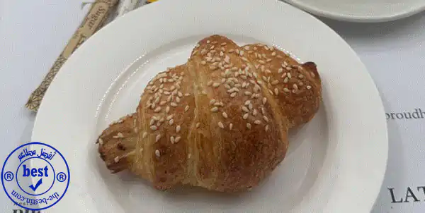 مشروب ساخن وكيك من اختيارك من فندق براود مقابل 12 ر....